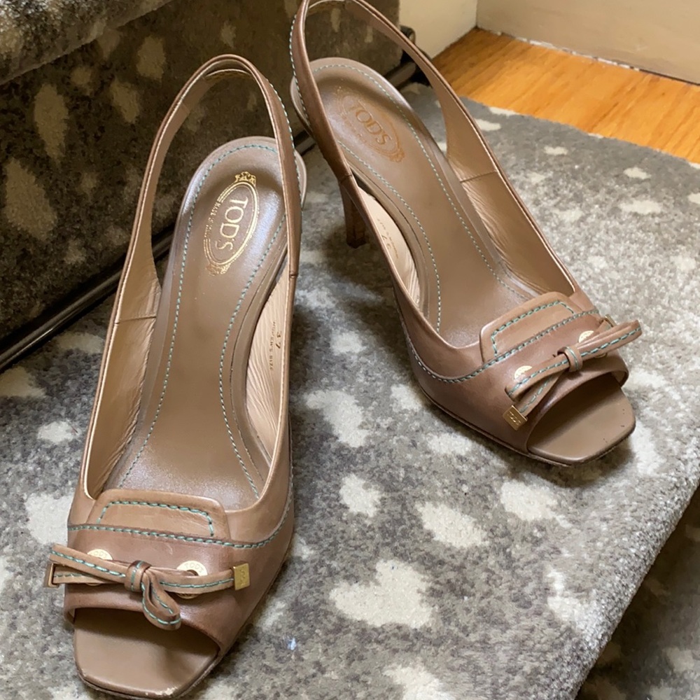Tod’s sling back heels